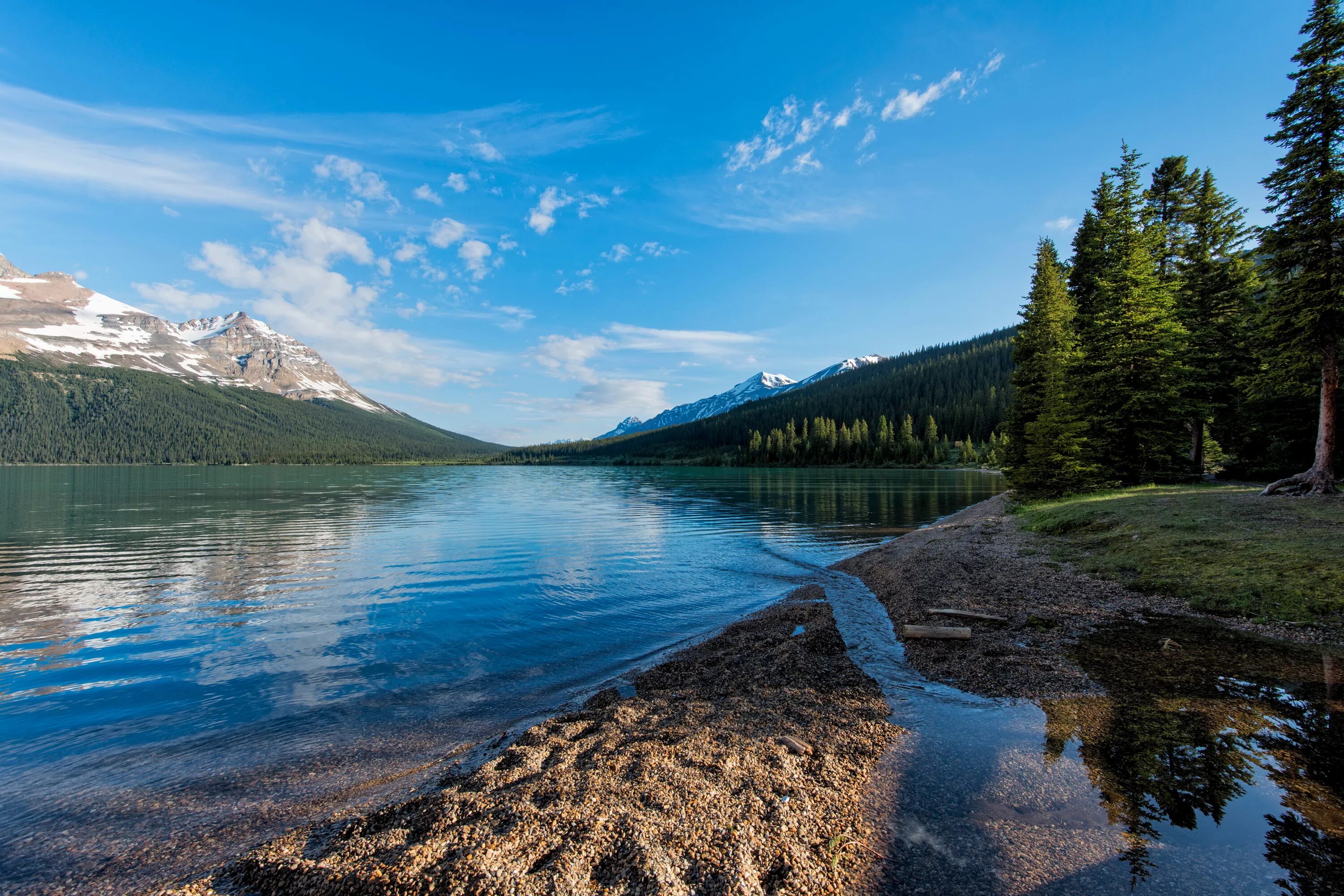 Реки и озера. Природа озеро. Озеро в горах. Горы и реки. Many rivers and lakes are