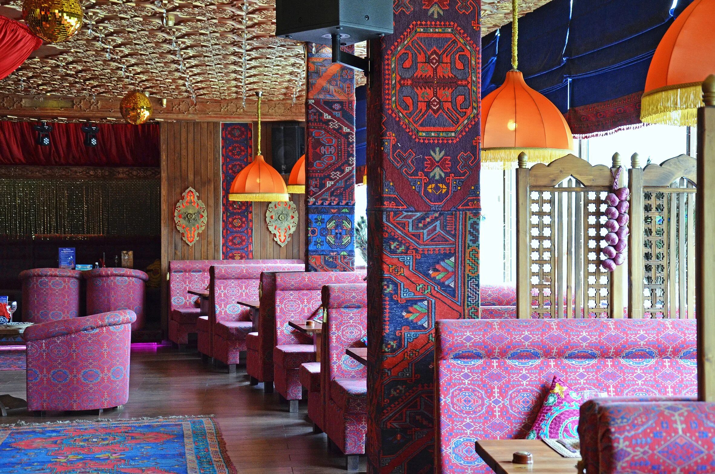 Чайхана павлин. Чайхана павлин. Чайхана павлин мавлин ялта. Павлин мавлин химки. Павлин мавлин марфино.