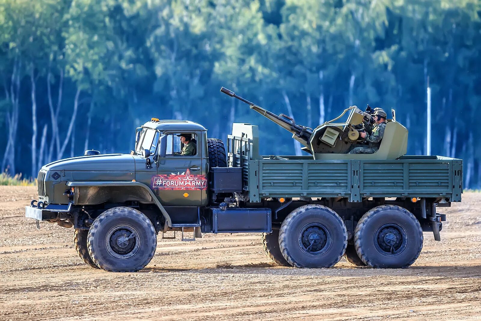 Военный грузовой автомобиль. Грузовик Урал 4320. Урал 4320 армейский. Военный тягач Урал 4320. Урал 4320 бортовой военный.