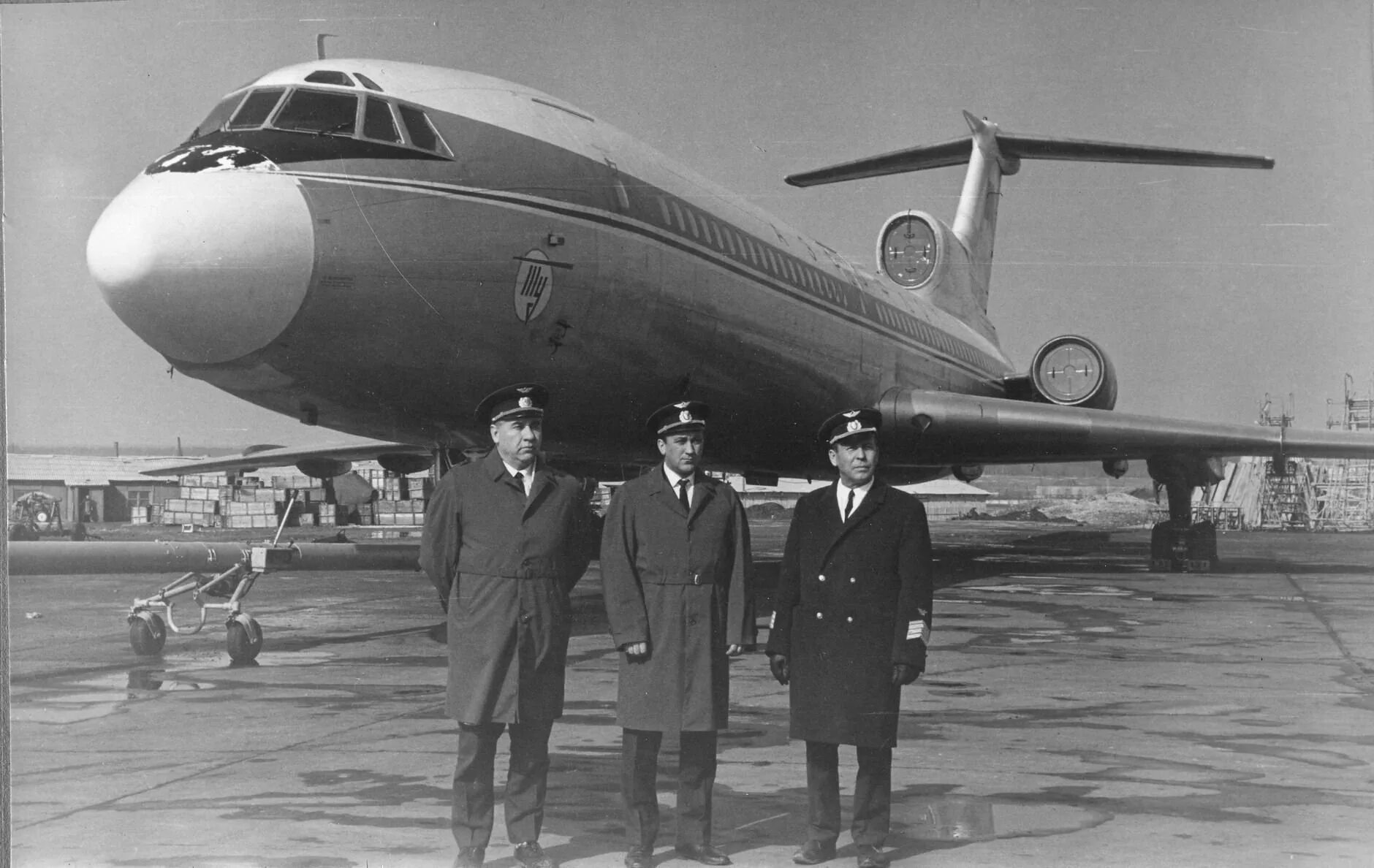 Самолета том 1. Ту-154 пассажирский самолёт. Ту-104 пассажирский самолёт. Ту-134 пассажирский самолёт. Ту-154 пассажирский самолёт СССР.