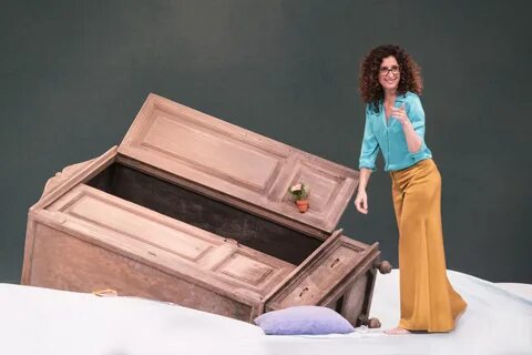 La protagonista vive chiusa in un armadio per anni 