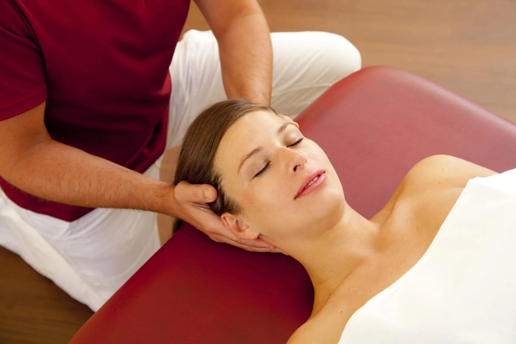 Аксесс фейслифт. Массаж физиотерапия головы. Голова кружится массаж. Самомассаж головы. Миофасциальный массаж лица.