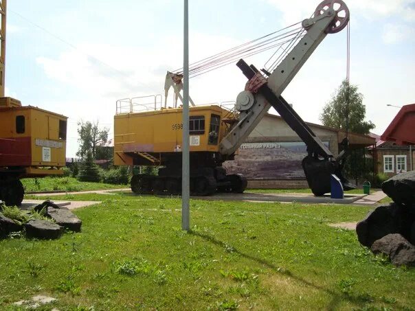 Красная горка Кемерово экскаватор. Красная горка Кемерово техника. Музей красная горка 2007 год Сухацкий. Дом на красной Горке Кемерово. Красная горка кемерово улица суворова