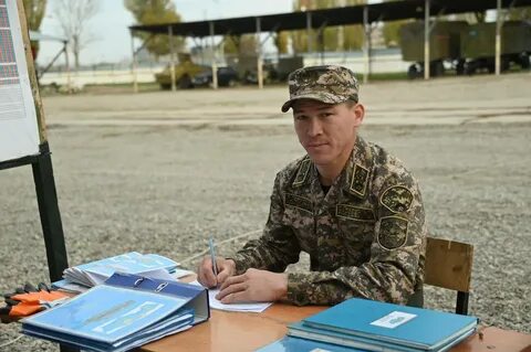 Үлкен мүшесі бар кавказдық еркектермен хардкор гей секс