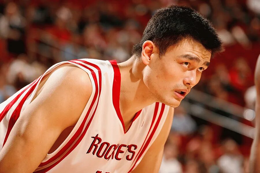 Yao ming. Яо мин. Китайский баскетболист Яо мин. Яо мин фото. Яо яоеншин.