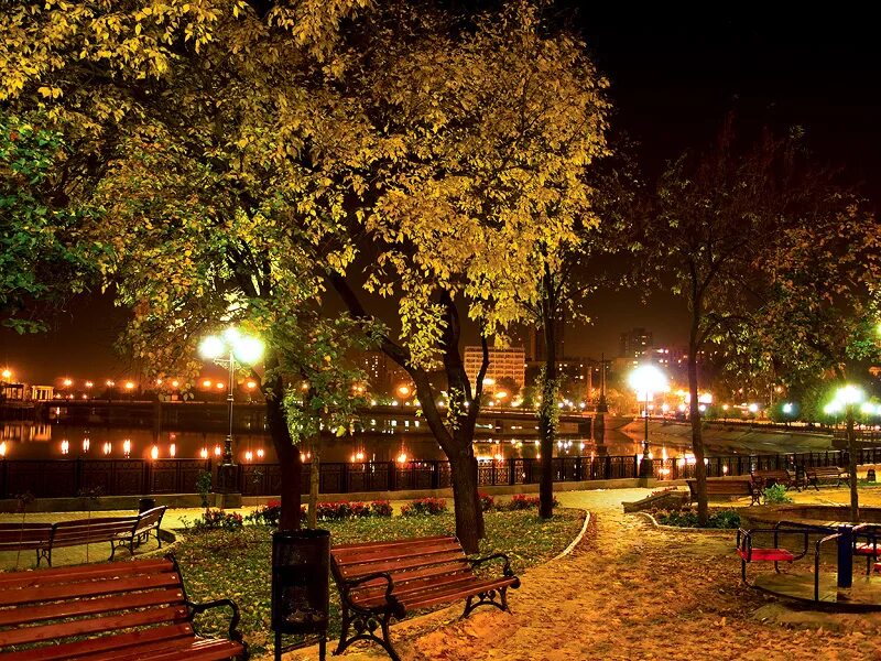 Город доброго времени. Осенняя ночь. Осенний город. Ночь осень город. Осенний вечер в городе.