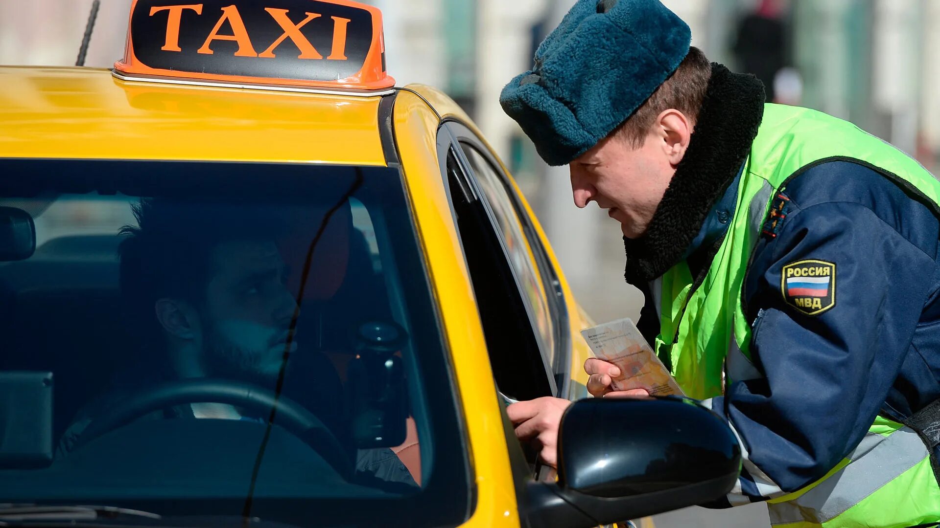 Глухая таксистка. Такси. Таксист нелегал. Профилактическое мероприятие такси. Рейд такси.