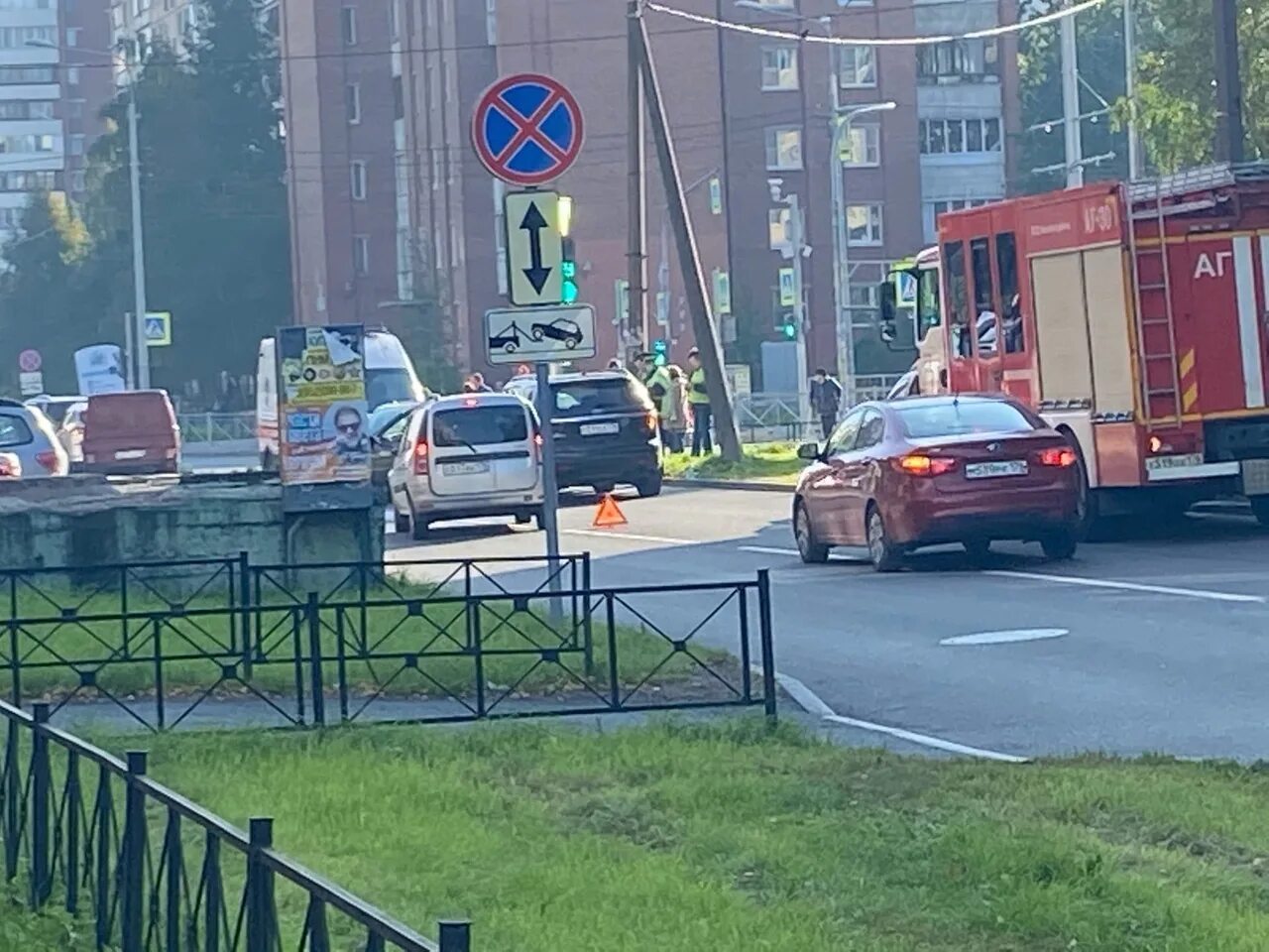 Аварии воронеж сегодня на улице 9 января 2022. Вчера на мкаде сгорела машина. Дорожно-транспортное происшествие. Чп и дтп подсмотрено. Авария в брянске вчера в советском районе.