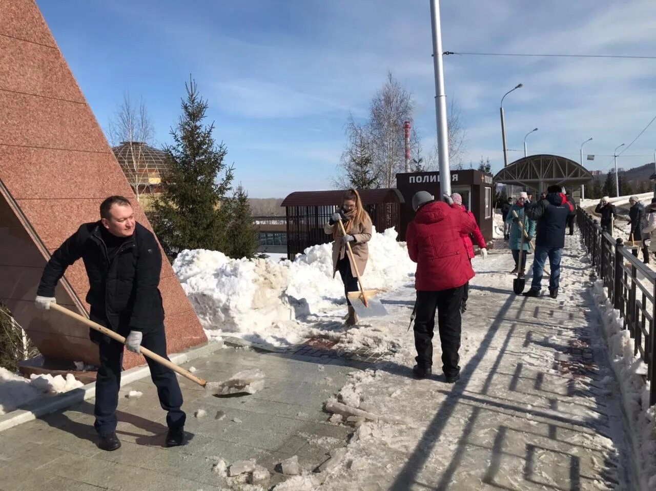 Труд в башкирии. Жители башкирии на улице. субботник в башкирии. субботники в башкирии 2025 арский камень. город и село.