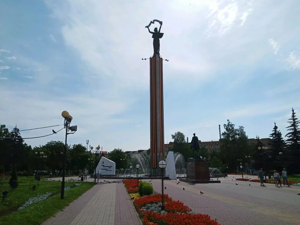 День Отдыха - Площадь Победы