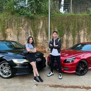 Cantik di mobil