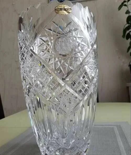 Ваза большая хрусталь ссср. Старые хрустальные вазы. Хрустальная ваза конфетница. Ваза овальная хрусталь. Необычная хрустальная ваза чехословакия.