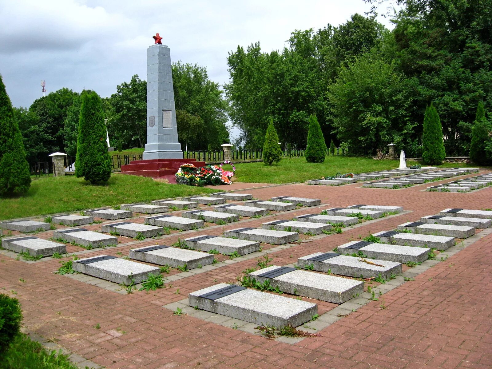 Кладбища 1 мировой. Братское захоронение п. Воинское кладбище в плесе фото. Ходоров братская могила. Кунья.