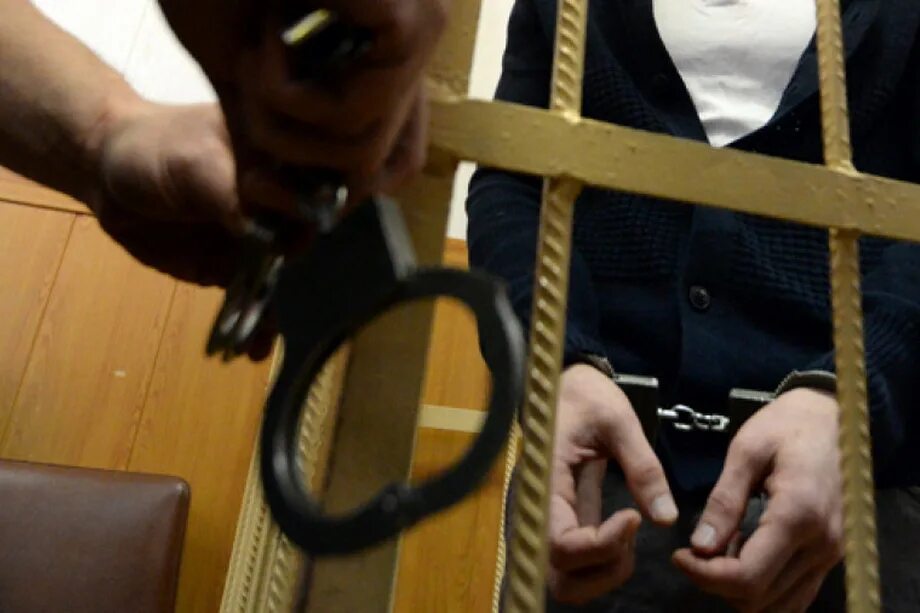 Полиция задержала по краже. Кража полиция. наручники ивс. двое подростков ограбили иностранца.