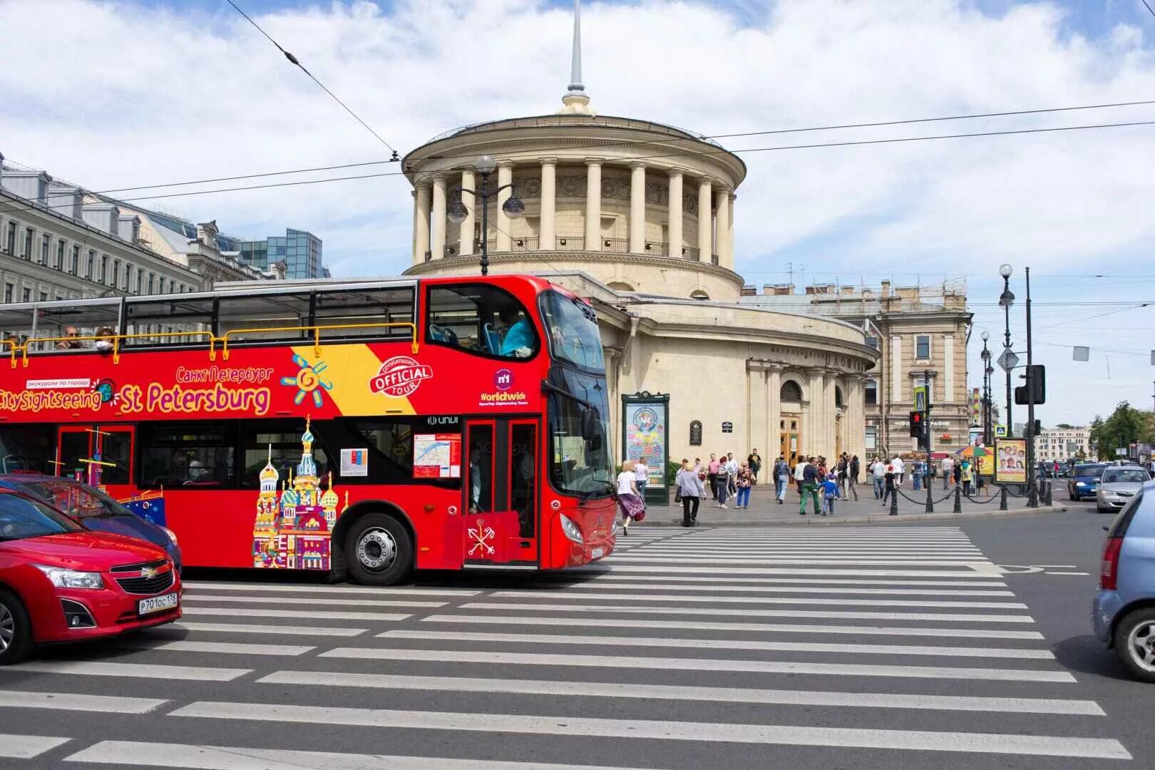 Сити тур санкт. City Sightseeing Санкт-Петербург. Sightseeing Bus Санкт-Петербург. Двухэтажный автобус СПБ экскурсия City Tour. Красный двухэтажный автобус в Санкт-Петербурге.