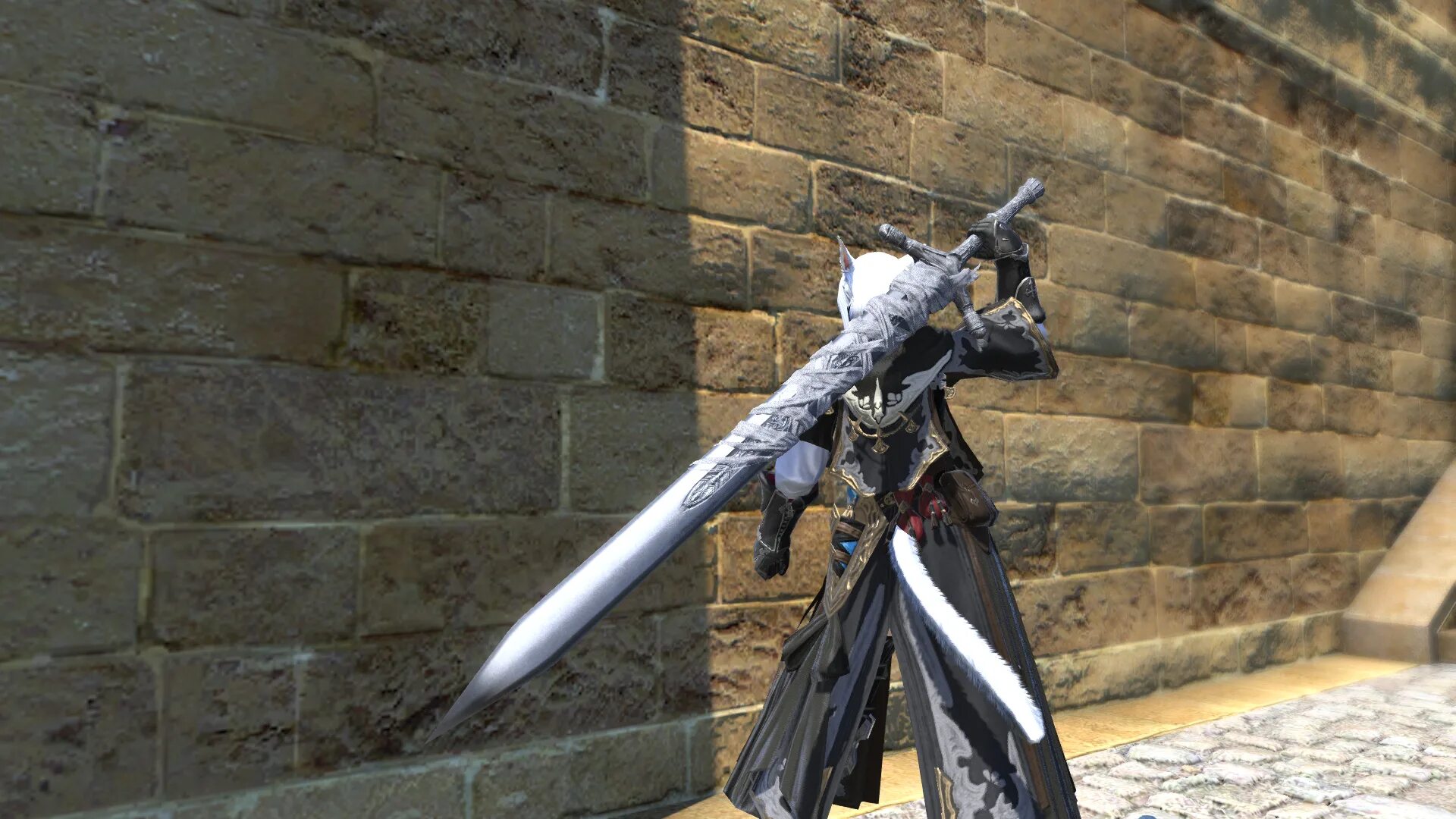 Меч ренни elden ring. Shattered greatsword. Лунный клинок 73. Лунный клинок адула. Бенедетта mlbb.