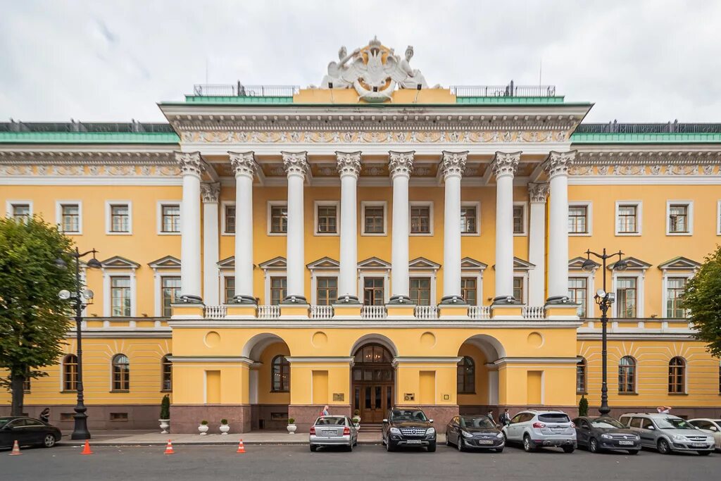 Особняк Лобанова-Ростовского в СПБ. Монферран дом Лобанова-Ростовского. Дом князя Лобанова-Ростовского. Дворец князя Лобанова-Ростовского в Санкт-Петербурге.