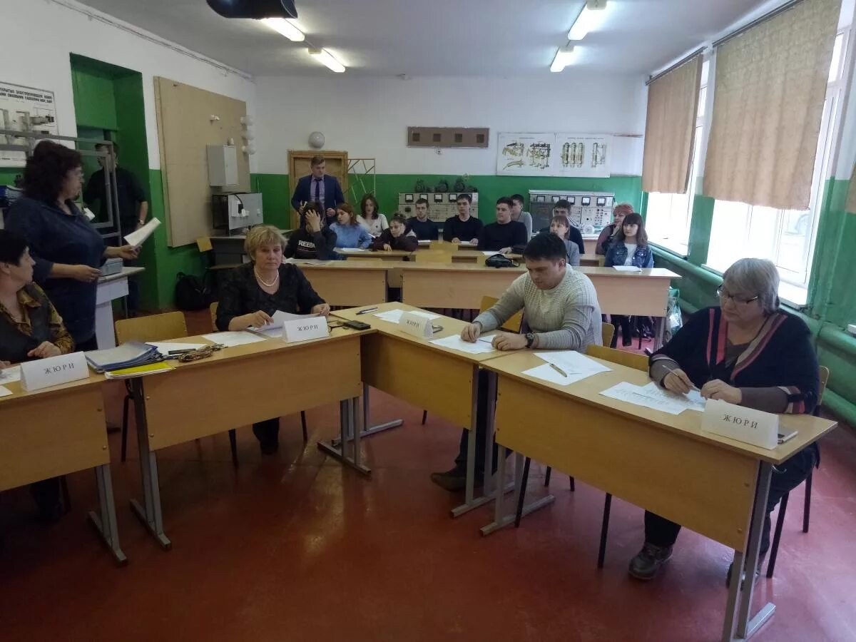 Аграрно промышленный техникум глазов. Демонстрационный экзамен ветеринария. Аграрный техникум вакансии. Марксовский техникум механизации сельского. Аграрный техникум вакансии.