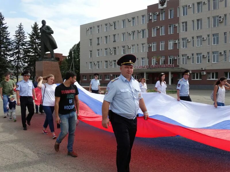 Погода г георгиевск. Сотрудники полиции Георгиевска. Начальник полиции города Георгиевска. Георгиевский отдел МВД.