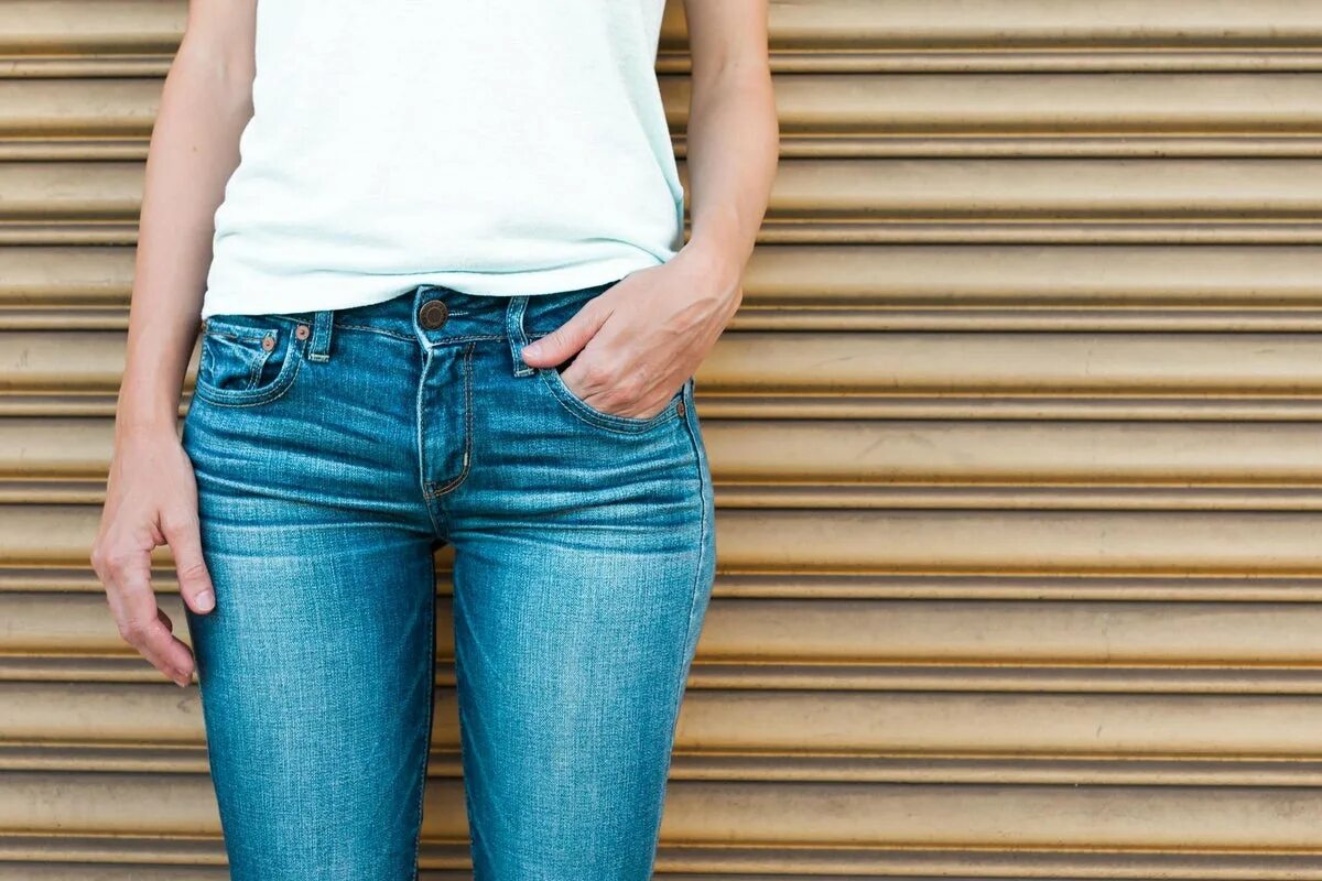 Есть новые джинс. Джинсы. Девушка в джинсах. Облегающие джинсы. Джинсы женские.