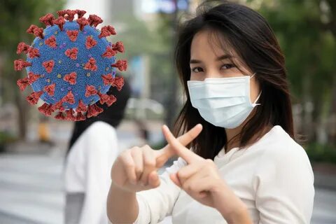 Девушка в маске медицинской. 