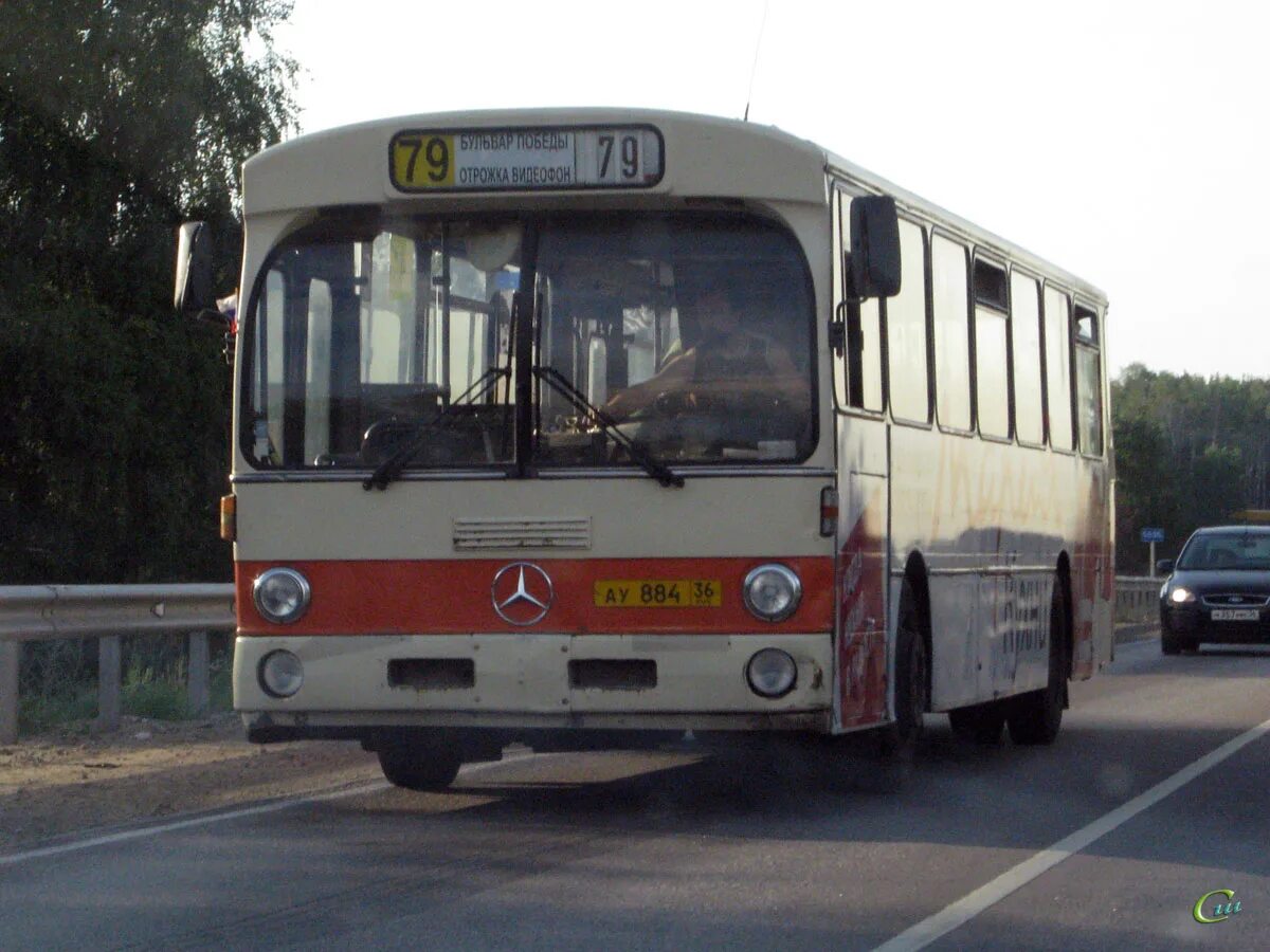 Автобус ру воронеж. Mercedes-Benz o305. Автобус Mercedes o305 Воронеж 2006. Mercedes-Benz o305 орёл. Автобус Мерседес 305 Иваново.