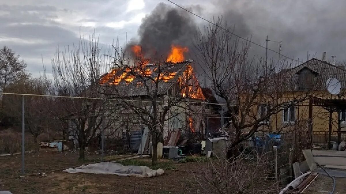 Новопавловка бахчисарайский. Пожар в Новопавловке Бахчисарайский район. Пожар в Голубинке Бахчисарайский район. Новопавловка (Бахчисарайский район). Пожары Республика Крым Бахчисарай.