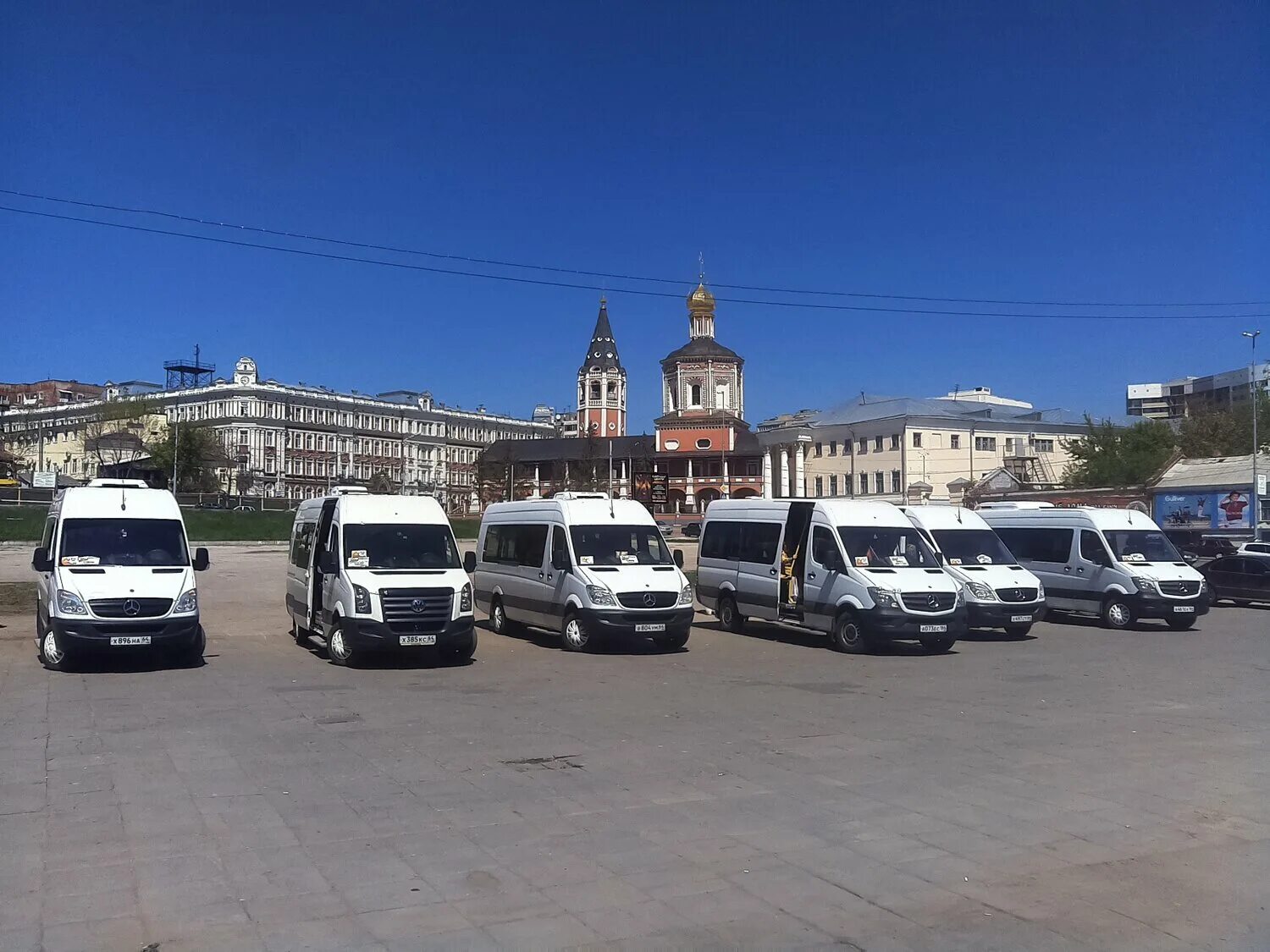 Пассажирские перевозки ростов. Консул автобусы Саратов. Пассажирские перевозки в Саратов. Пассажирские перевозки Вояж. Автобус Мерседес Саратов.