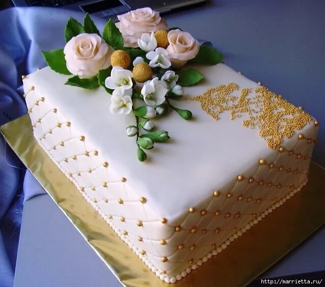 квадратный двухярусный торт. торт квадратный мастика. квадратный свадебный торт. торт квадратный мастика. квадратный торт с цветами.