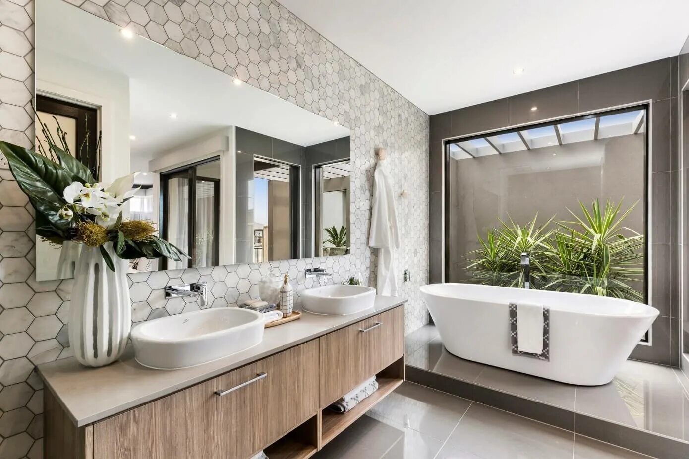 Фото современных ванн. Интерьер ванной. Современная ванная комната. Дизайнерская ванная комната. Красивые Ванные комнаты.