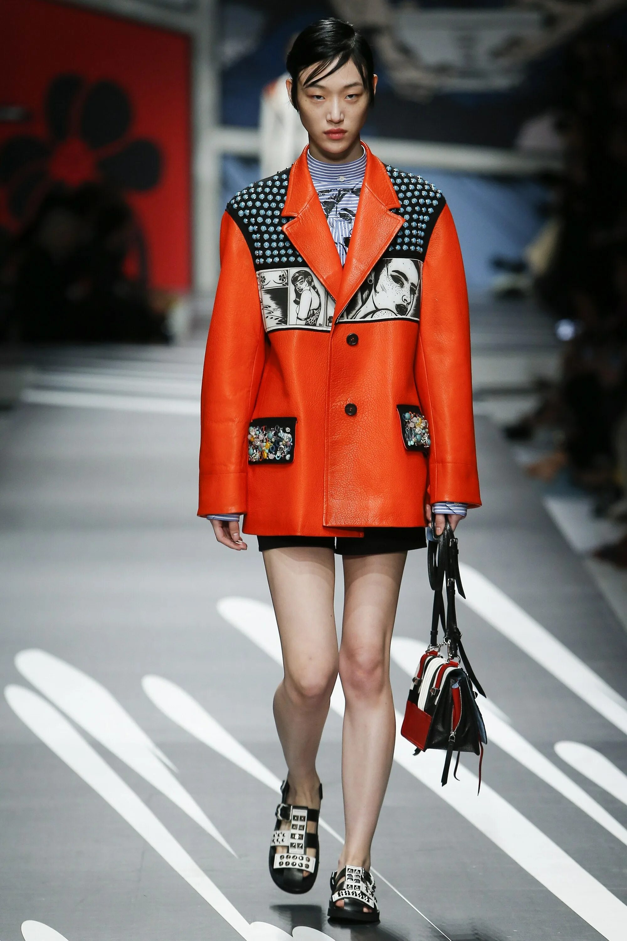Показ модной одежды. Prada ss18. прада коллекция 2018. prada весна-лето 2018. prada коллекция одежды весна лето 2018.