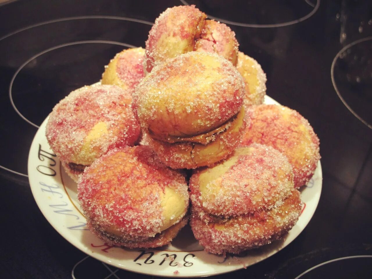 персик сладости. печеный персик пирожное. песочные персики. пирожное персик. печенье персики.