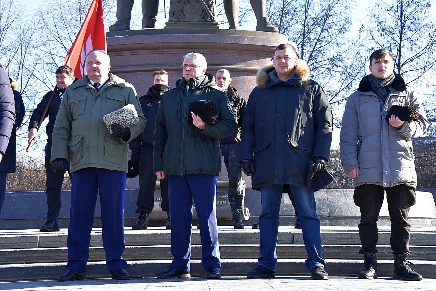 Митинг в поддержку спецоперации в Екатеринбурге. Митинг в поддержку Донбасса. Мероприятия в поддержку спецоперации на Украине. Добровольцы Донбасса Царьград.