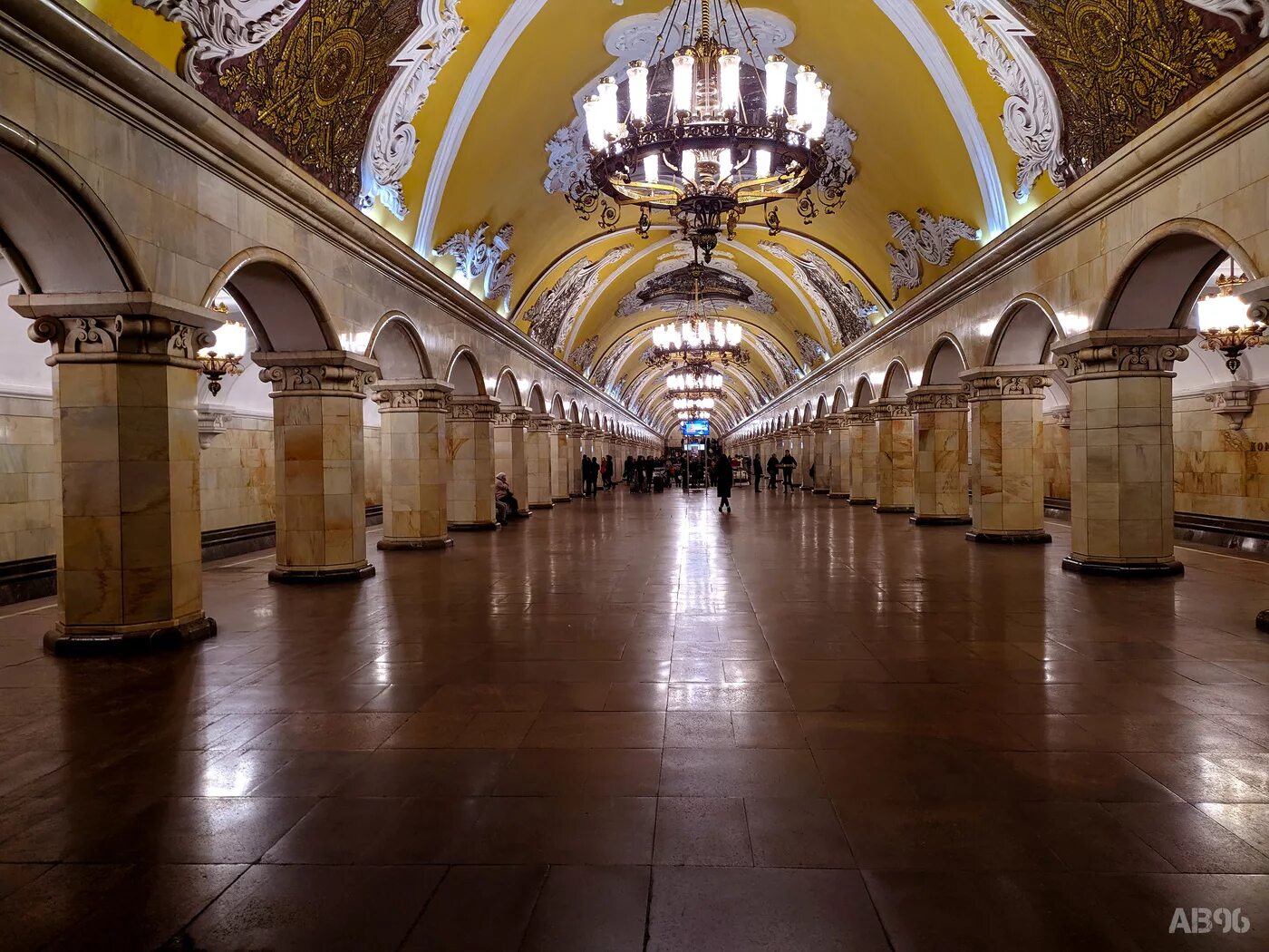 Станция метро "Комсомольская" была признана одной из самых красивых в мире