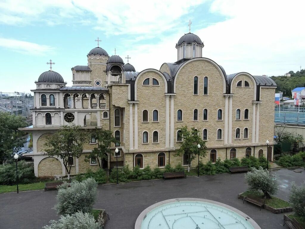 Церковь святого апостола андрея первозванного. Храм тримифунтского адлер. Голубые дали церковь. Храм тримифунтского адлер. Храм святителя спиридона тримифунтского адлер.