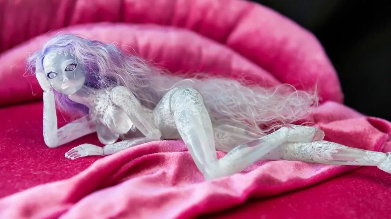 Куклы пришельцы нови старс. Прозрачная кукла. Куклы инопланетянки novi stars. Прозрачные фигурки. Анатомическая шарнирная фигурка figma.