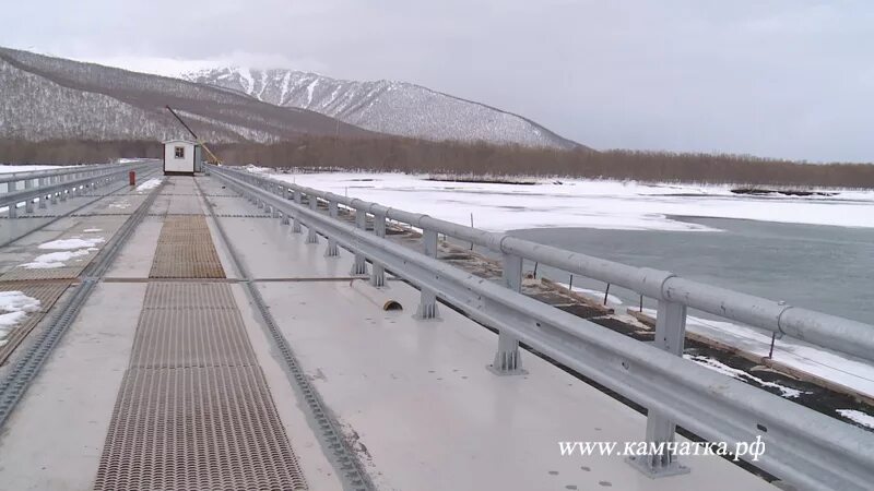 Мост Усть-Камчатск ключи. Дорога Петропавловск-Камчатский Усть-Камчатск. Дорога Петропавловск-Камчатский ключи. Мост через Камчатку.