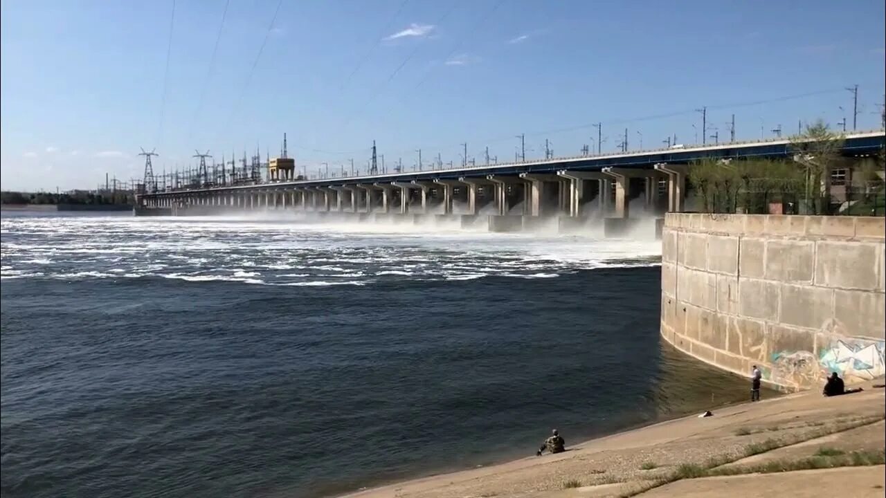 Дни сброса воды на волжской гэс. Волжская ГЭС Волгоград. ГЭС разлив Волжская 2022. Волжская ГЭС экскурсии. Разрез Волгоградской ГЭС.