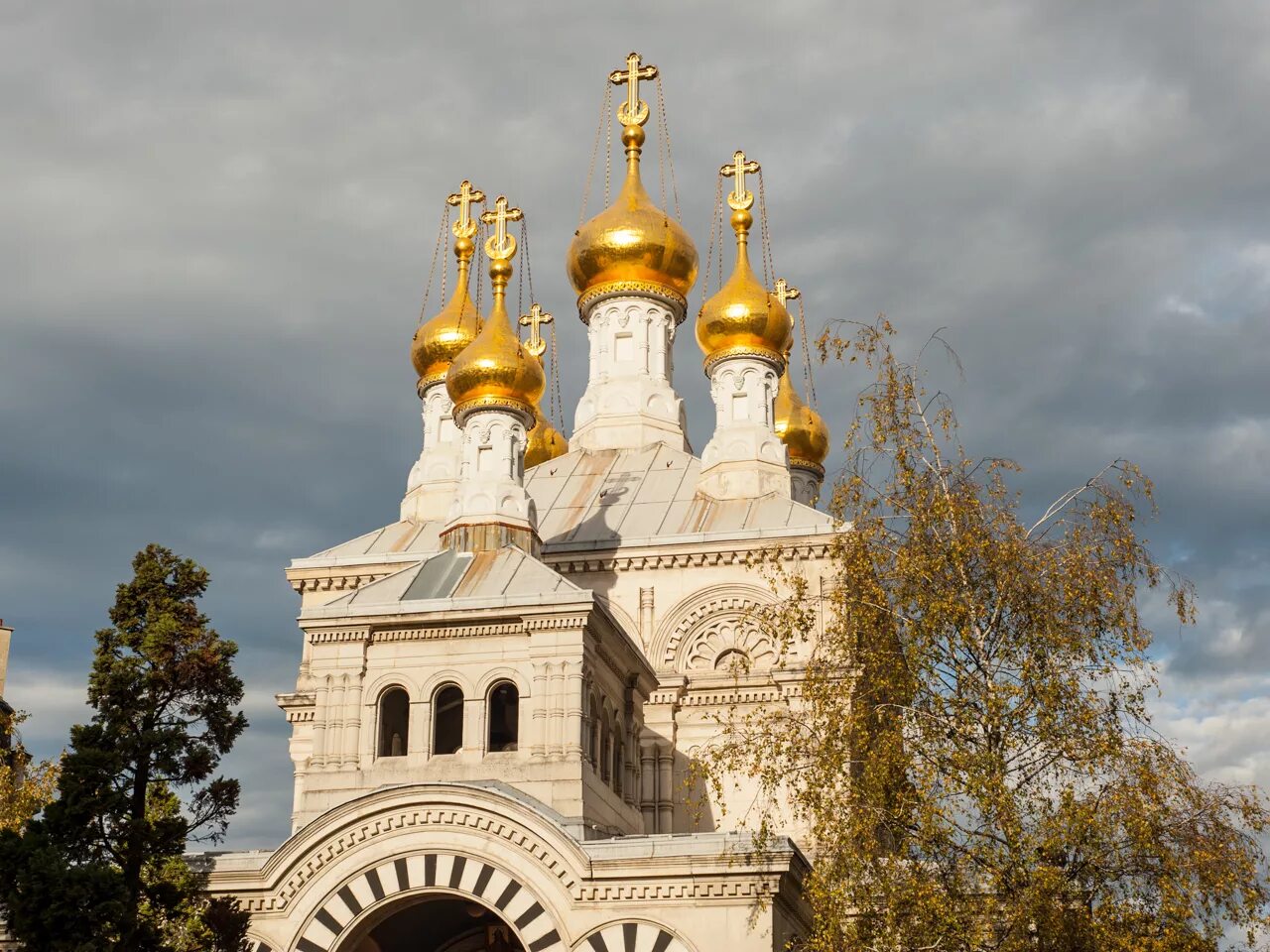 Какой сегодня православный церковь. Русская православная Церковь. Русская Церковь. Русские церкви и храмы. Русская православная цирковь.