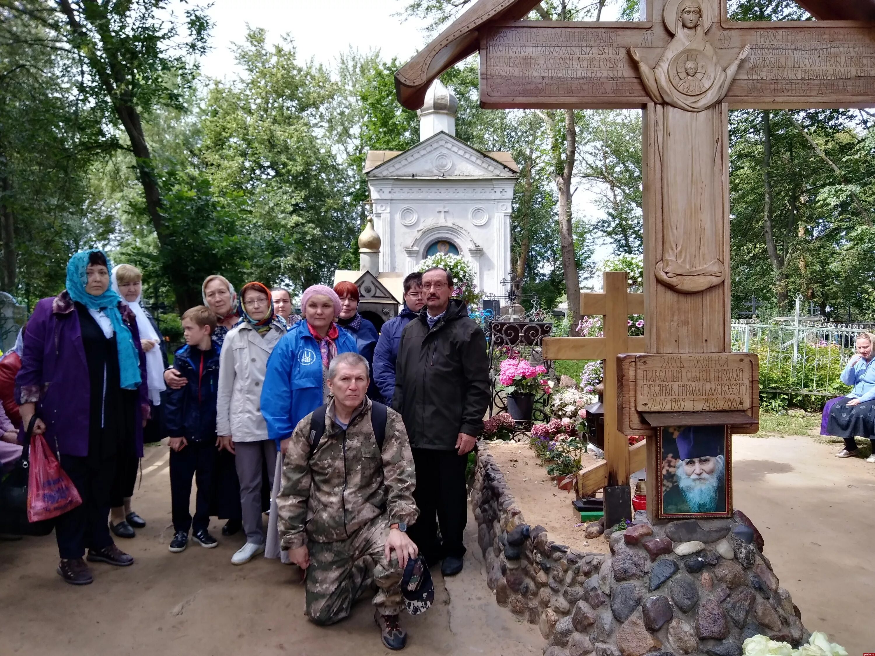 Талабские острова могила Николая Гурьянова. Остров Талабск храм Николая Чудотворца,могилка Николая Гурьянова.