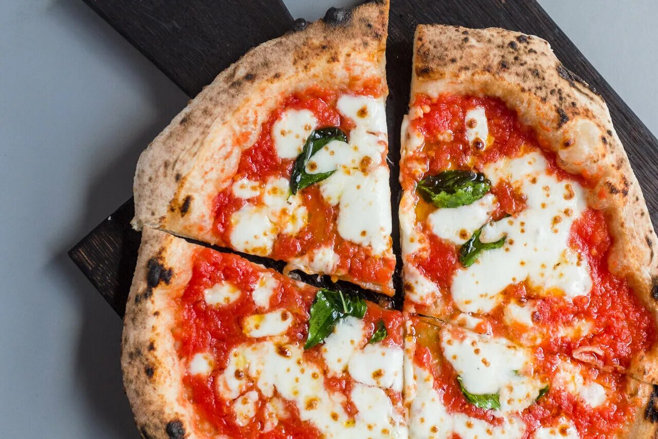 Спб доставка пиццы телефон. Пиццерия 22 см Санкт-Петербург. Pizza 22 cm в Москве. Пицца 22 см на Жуковского. Пиццерия «пицца 22 сантиметра».