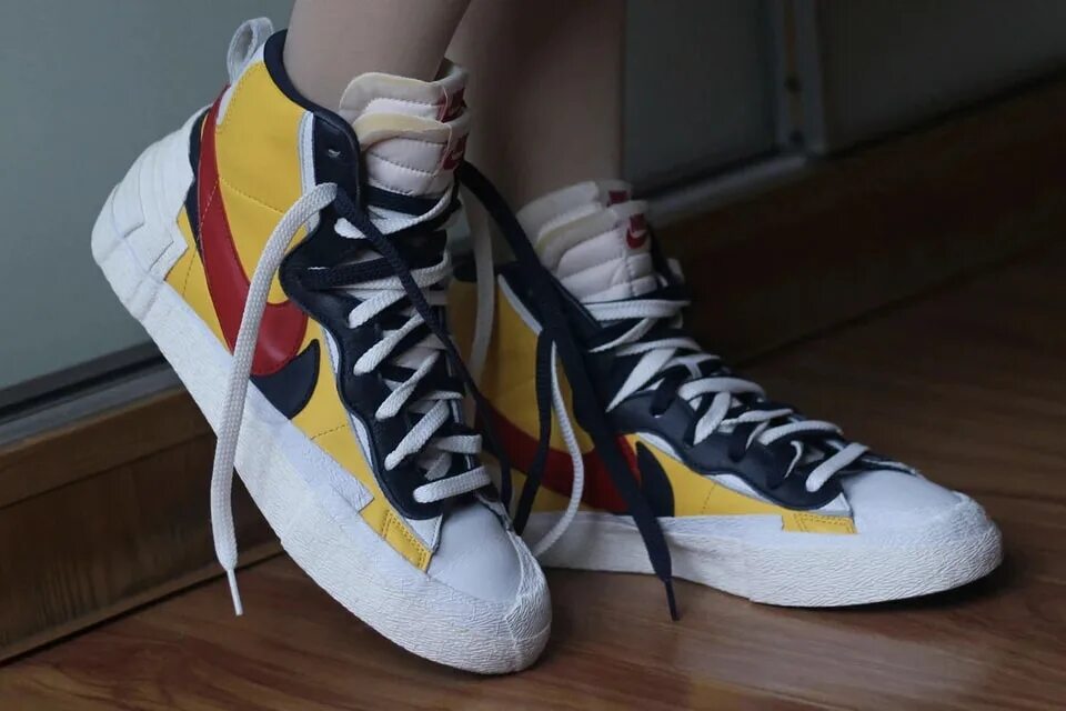 Nike Blazer Mid 77 Sacai. Nike Blazer Mid Sacai. Кроссовки Nike x Sacai Blazer Mid. Nike Blazer x Dunk. Кроссовки с двумя шнурками