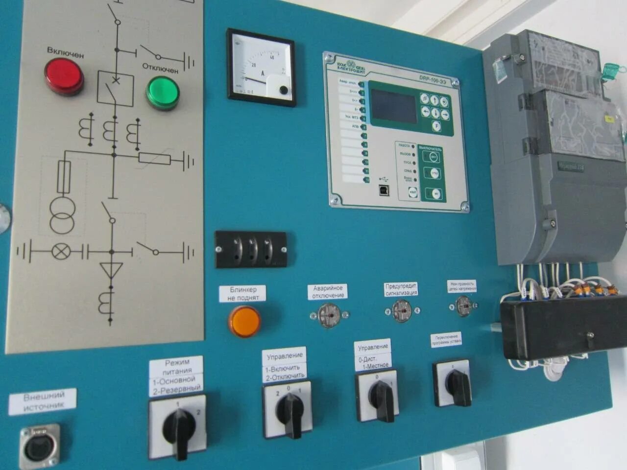 Микропроцессорные терминалы релейной защиты. МТЗ 610м терминал релейной защиты. Микропроцессорный терминал Рза. Панель Рза на микропроцессорных реле. Автоматика электроэнергетических