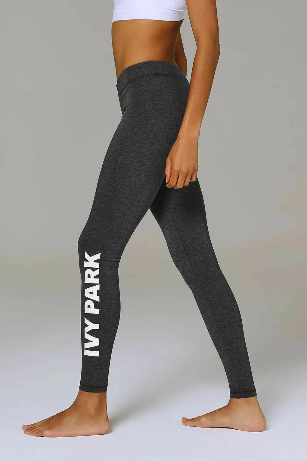 Ivy park легинсы. Лосины парк. Яркие лосины 90. Ivy park лосины. Ivy park легинсы.