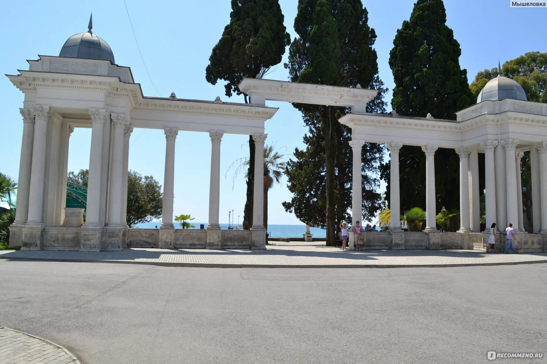 Колоннада в сухуми. Колоннада в сухуми