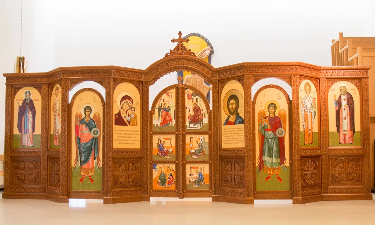 шуйский иконостас. иконостас храм московских святых в бибирево. иконостас храм серафима саровского. новый иконостас. храм константина и елены в новоиерусалимском монастыре.