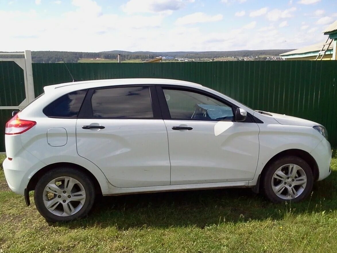 Бу авто в башкирии хрей. Лада х рей 2017 красный. 6. Лада х рей 2018. Бу авто в башкирии хрей.