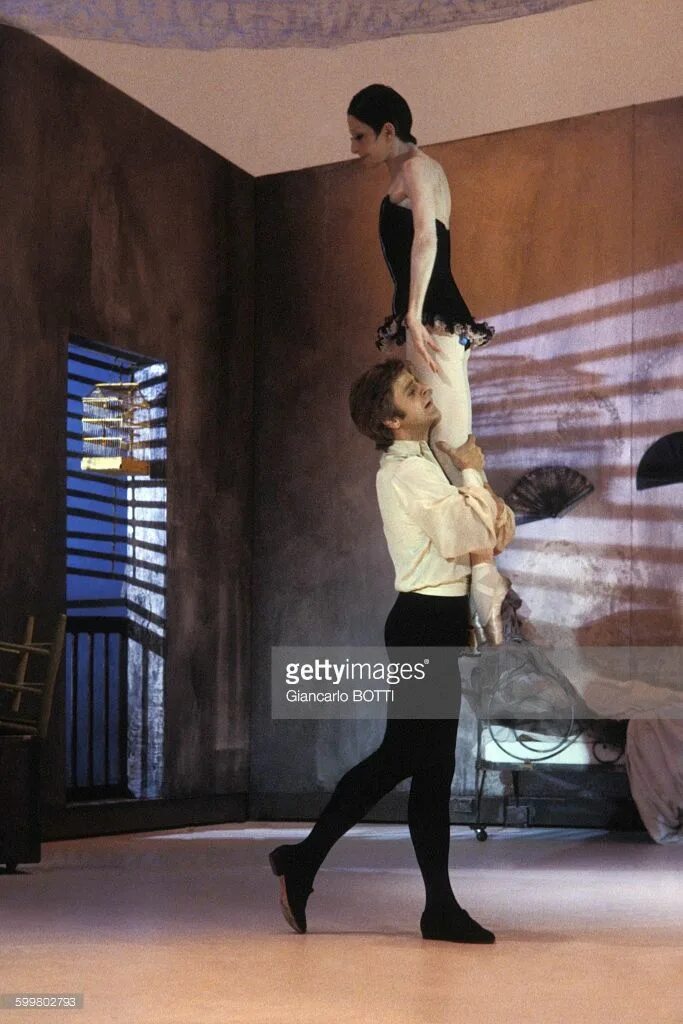 Барышников кармен 1981. Барышников кармен. Михаил барышников. Кармен барышников. Барышников кармен ролана пети.