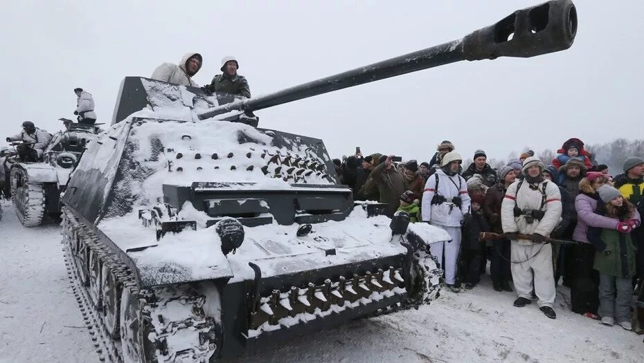 Танк со свастикой. Танки со свастикой на Украине. Украинский танк со свастикой.