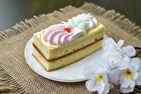 Пирожное со сливочным кремом